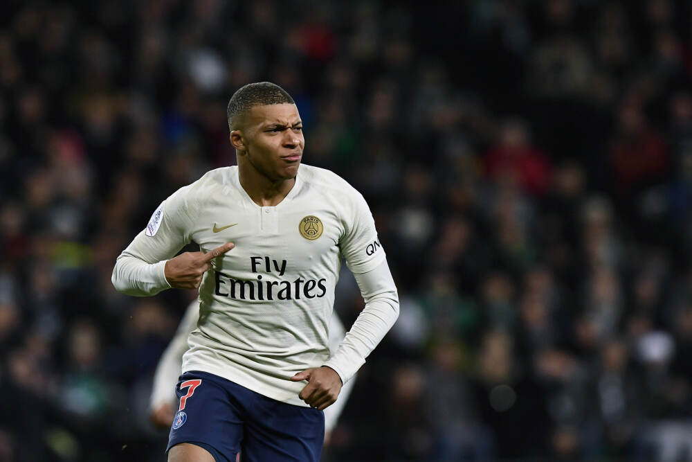 橙金渐变色！阿迪达斯计划明年4月发布梅西全新F50签名战靴